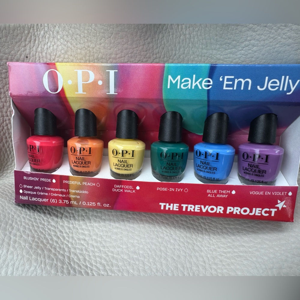 OPI - Trevor Project Pride - Make ‘Em Jelly - 6 Piece Set
.125 oz./3.75mL EACH